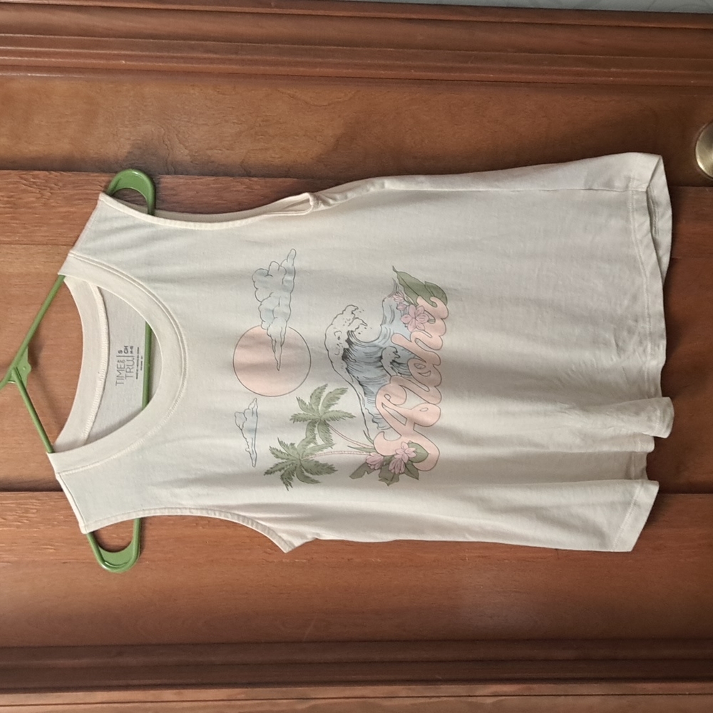 Time and Tru retro-style Aloha tanktop